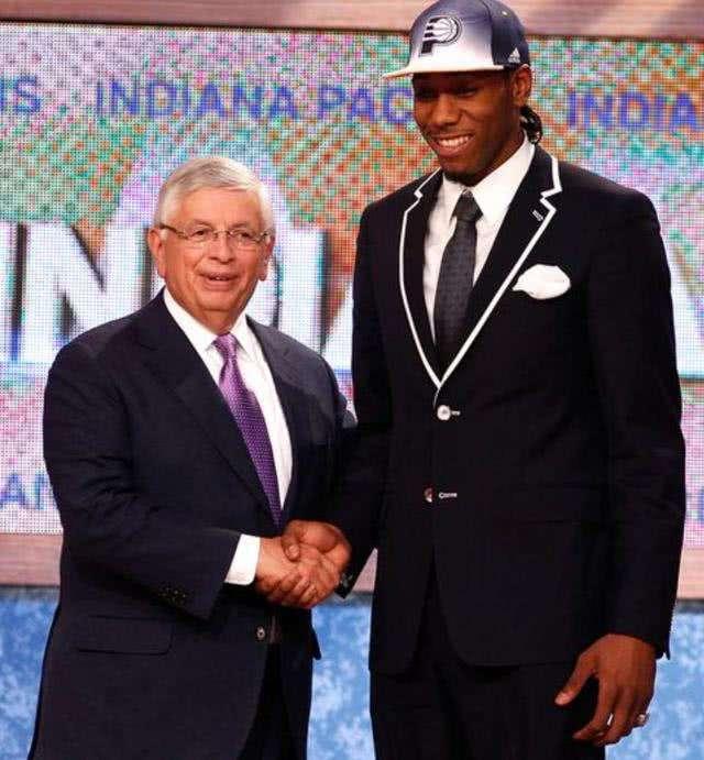 英媒：利物浦与塞梅尼奥谈妥个人条款，并匹配了曼城的报价（英媒：利物浦已与塞梅尼奥达成个人协议，报价与曼城持平）