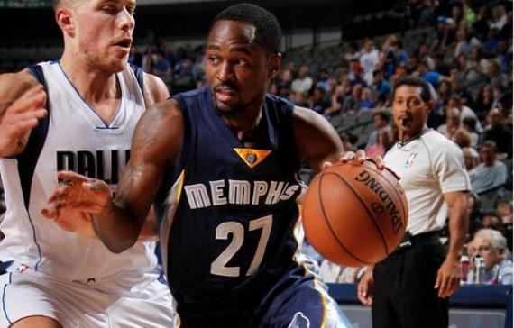 天空：伊萨克在皇家社会的基地单独训练，纽卡知道他的行踪（天空体育：伊萨克在皇家社会基地单独训练，纽卡已掌握其行踪）