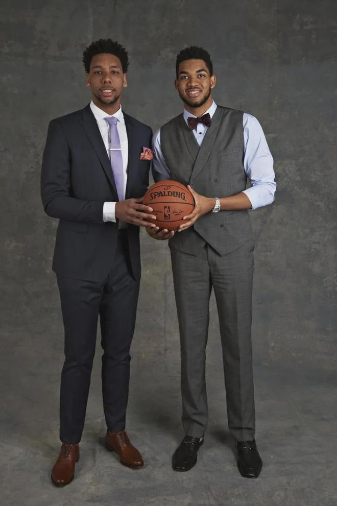 前球探抨击托特纳姆热刺缺乏忠诚度，称他们签下拉什福德纯属“四处奔波”。（前球探炮轰热刺缺乏忠诚：签下拉什福德不过是“乱枪打鸟”）