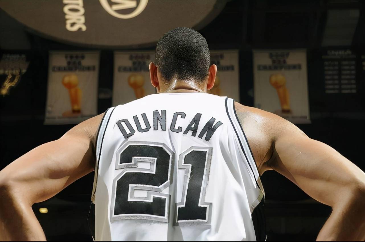 最想“偷师”队友的哪种特质？泽林斯基：姆希塔良的足球智慧（泽林斯基：最想偷师姆希塔良的足球智慧）