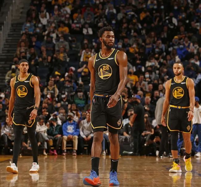 看国米的球也就从11／12赛季开始，最开始一直用...（从11／12赛季才开始看国米，起初一直用...）